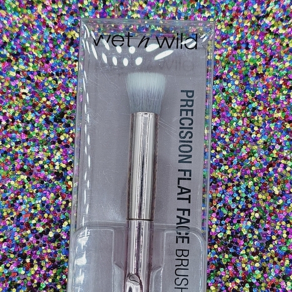 Wet n Wild Pro Brush Line Precision Flat Face Brush - Picture 4 of 5